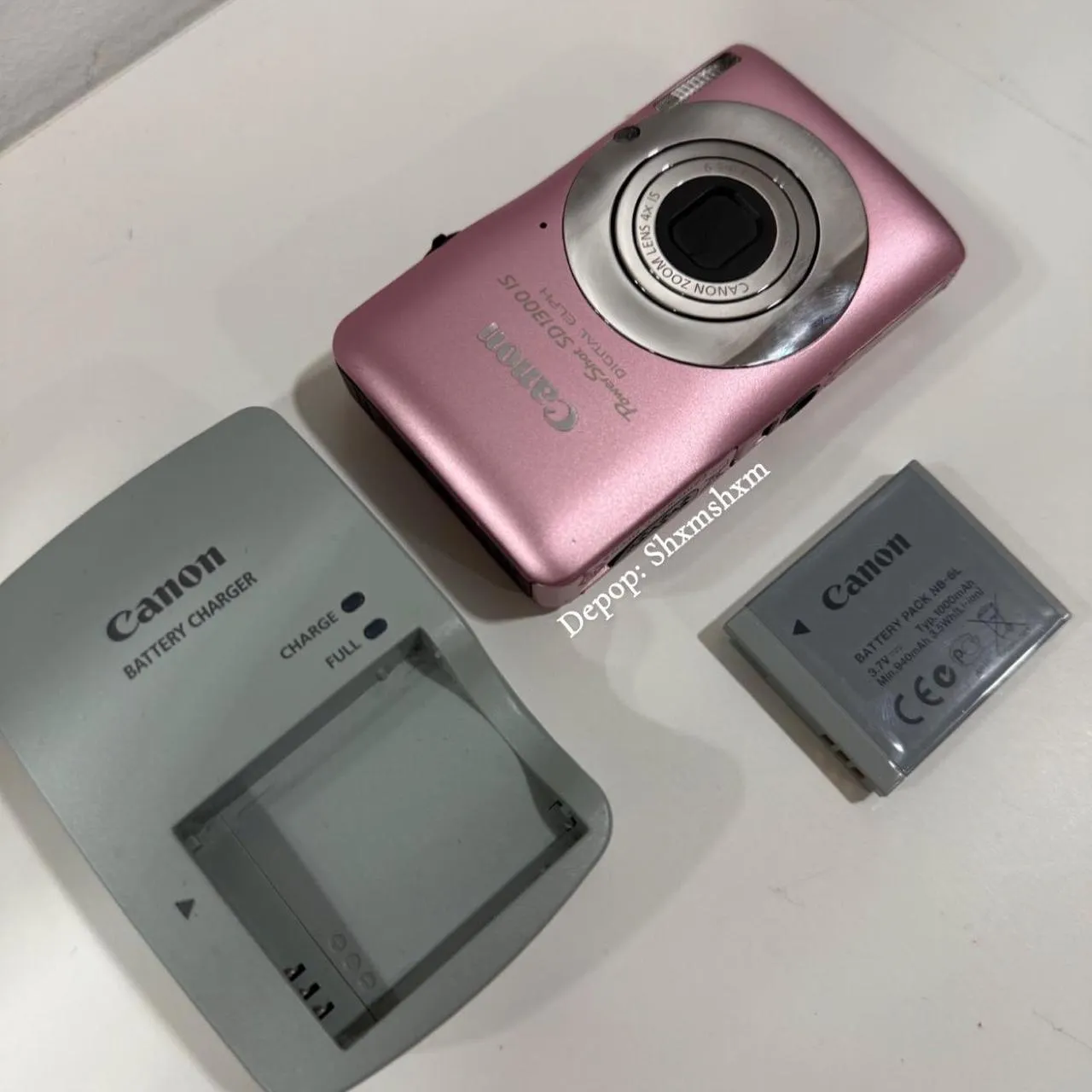 Canon powershot SD1300 IS Digital Camera in Pink 💗