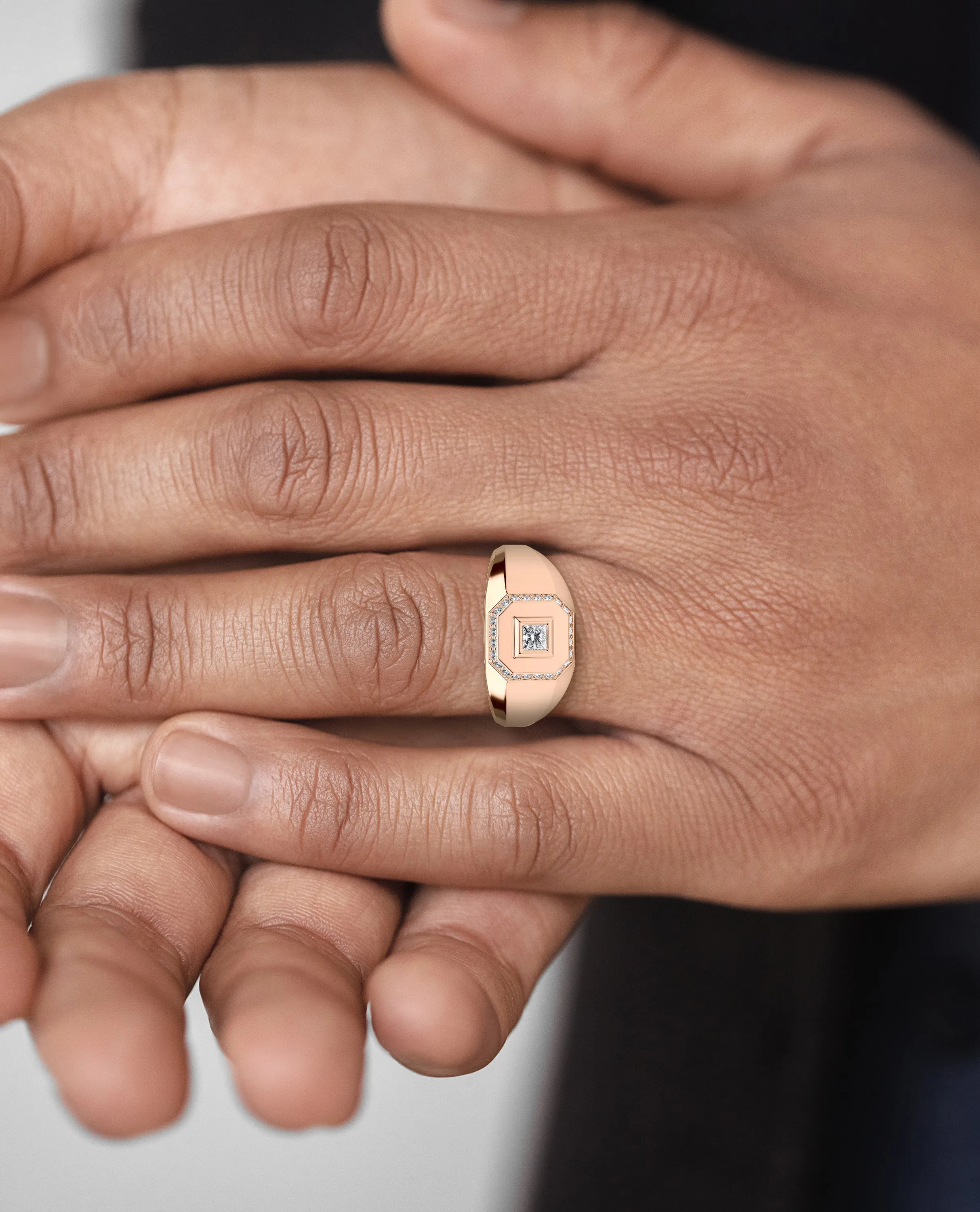 LA PAZ Gold Signet Ring with 0.20ct Diamonds