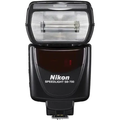 Nikon DX Portrait Kit with AF-S DX 35MM F/1.8G & SB-700 Flash