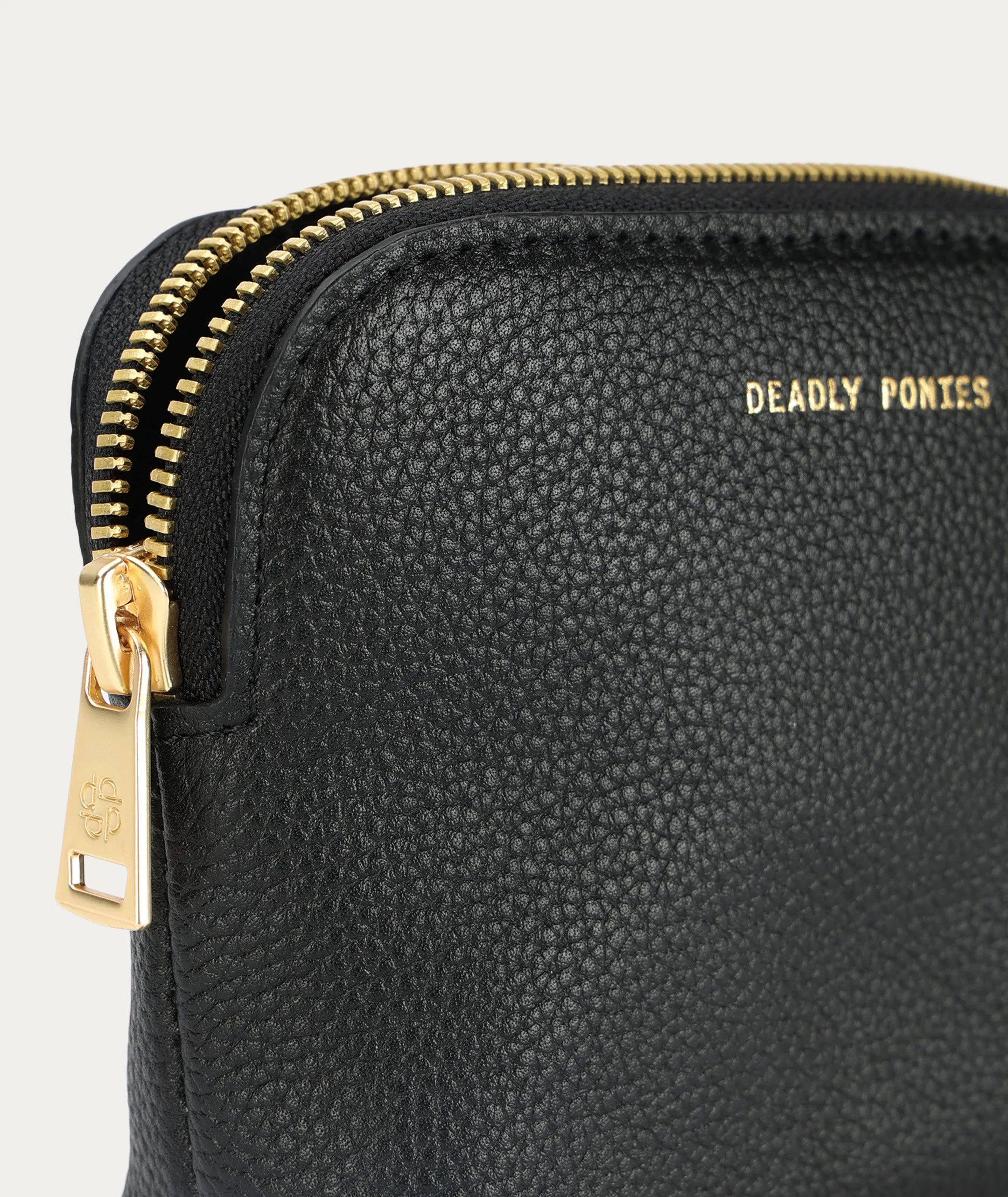 Poucher - Black